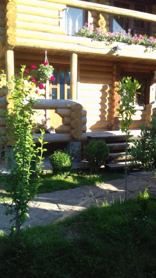 Затишний Будиночок Bukovets Esterno foto