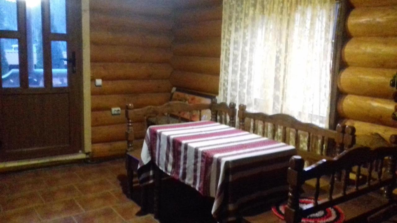 Затишний Будиночок Bukovets Esterno foto