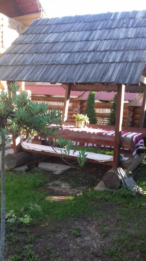Затишний Будиночок Bukovets Esterno foto