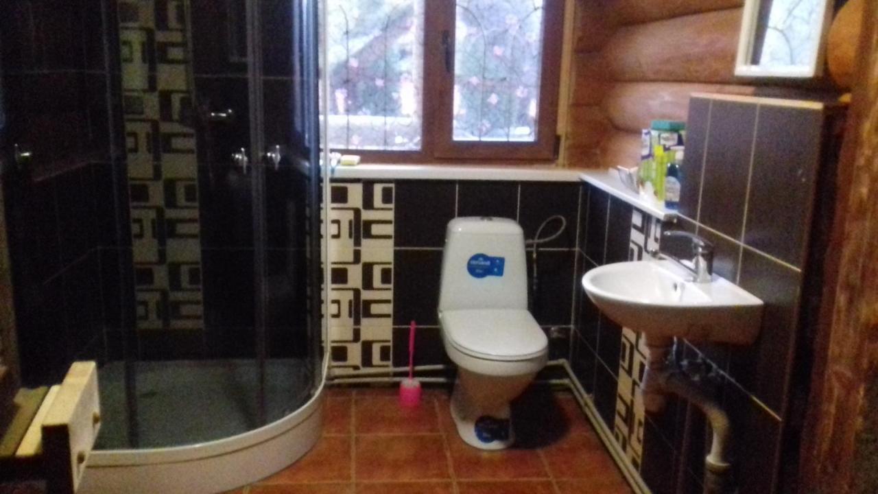Затишний Будиночок Bukovets Esterno foto