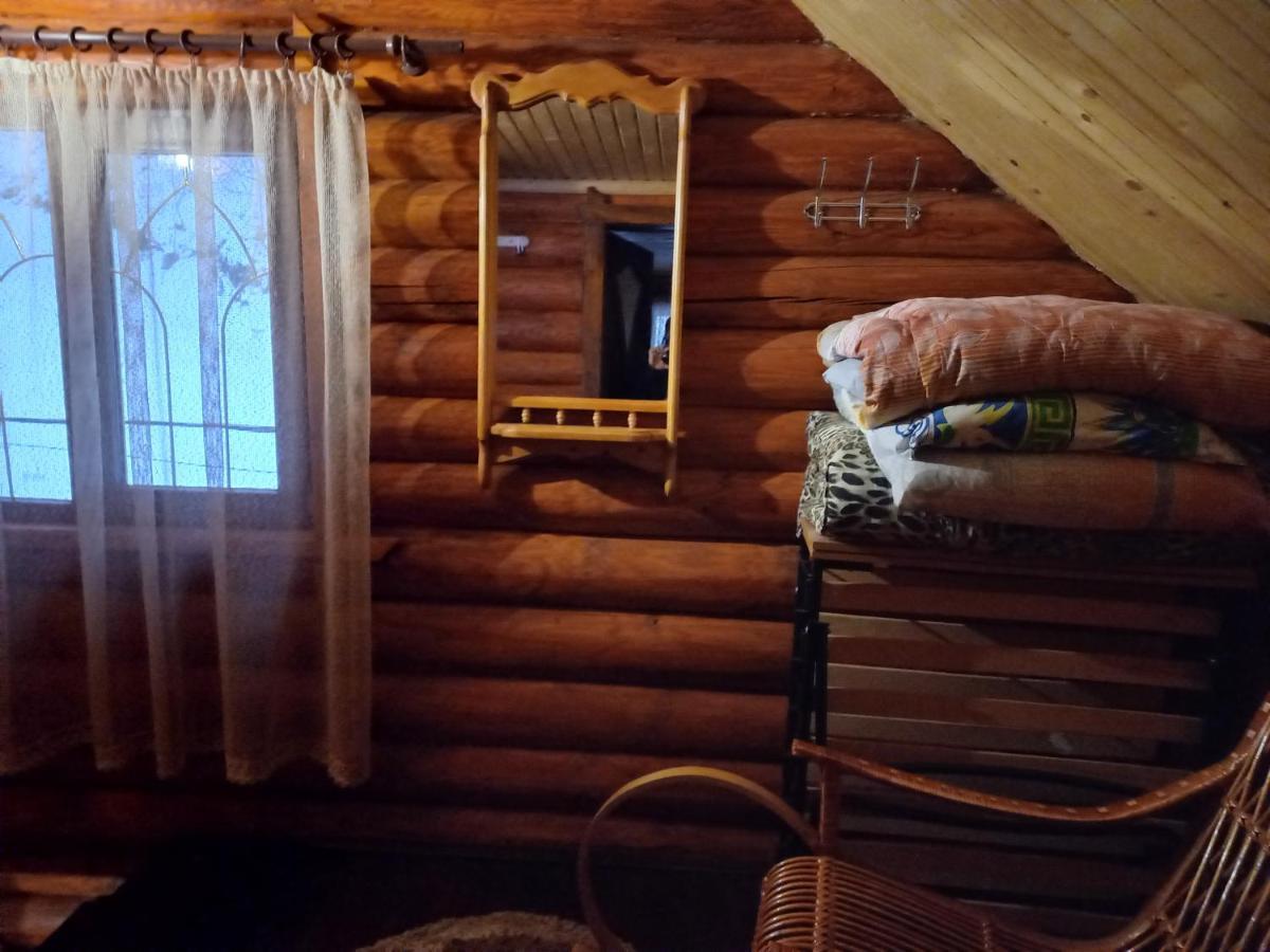 Затишний Будиночок Bukovets Esterno foto
